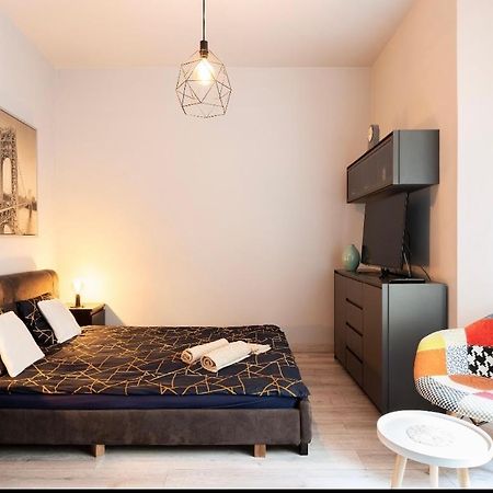 Strzalowa Apartment - City Center 波兹南 外观 照片